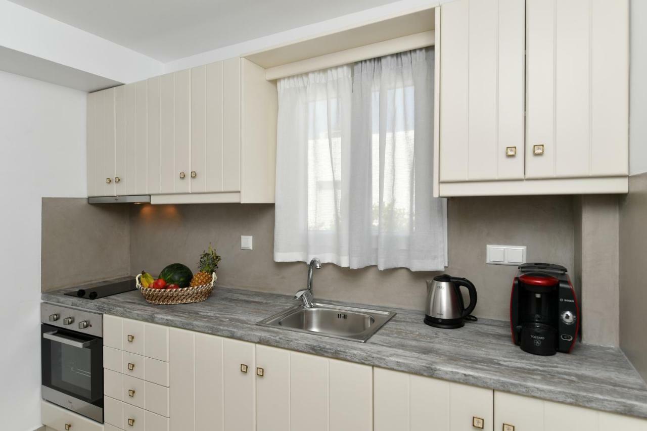 Corina Studios-Apartments ナウサ エクステリア 写真